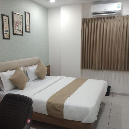 Hotel Md Residency Ānand Εξωτερικό φωτογραφία