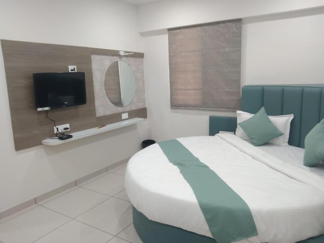Hotel Md Residency Ānand Εξωτερικό φωτογραφία