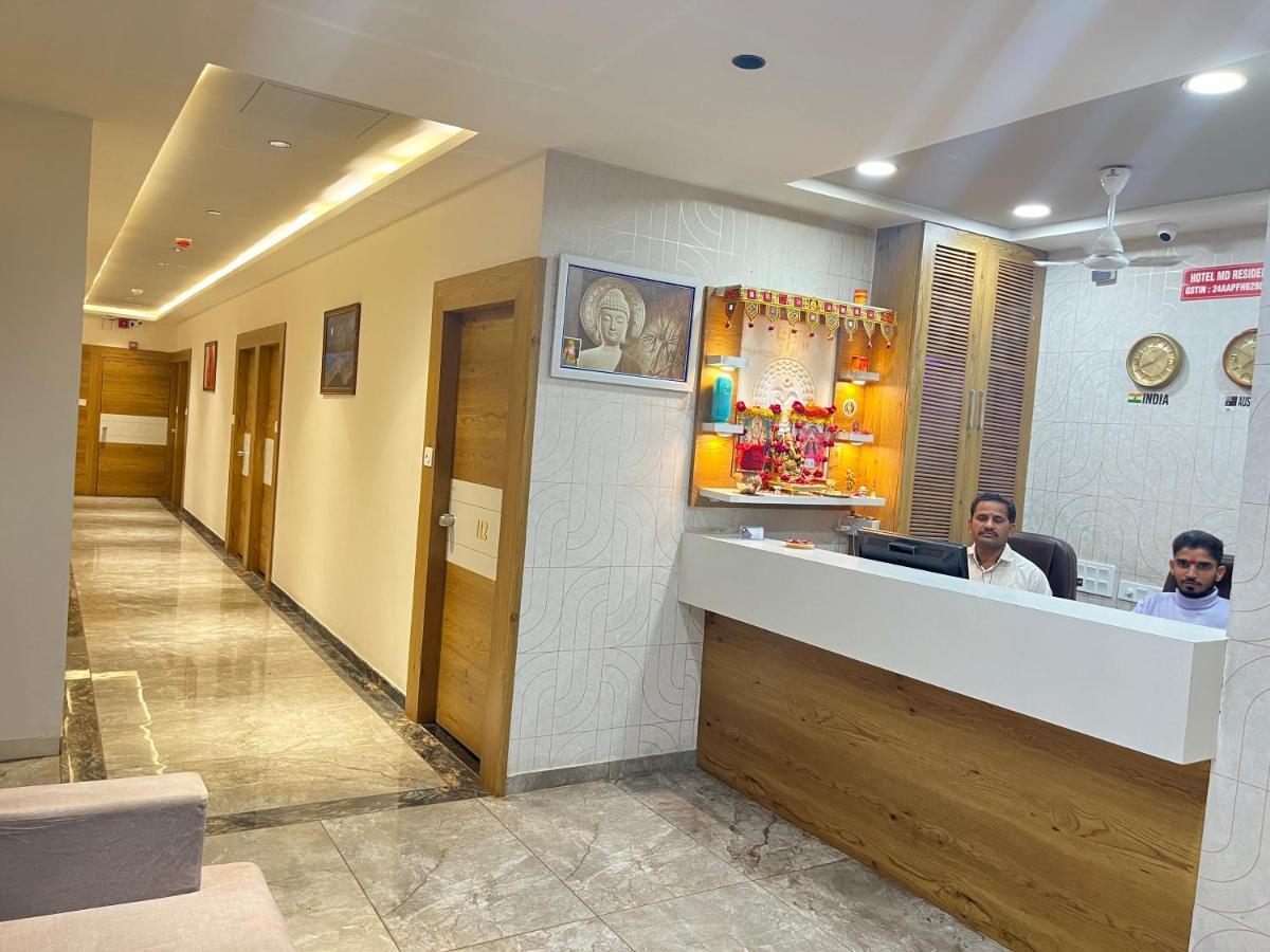 Hotel Md Residency Ānand Εξωτερικό φωτογραφία