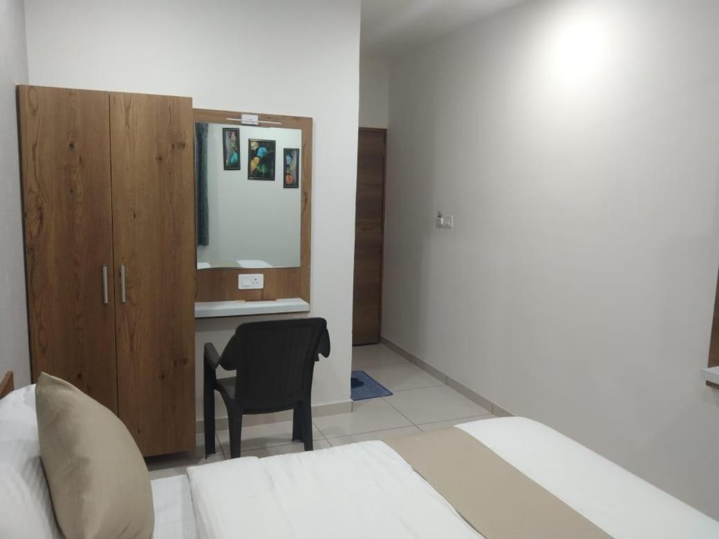 Hotel Md Residency Ānand Εξωτερικό φωτογραφία