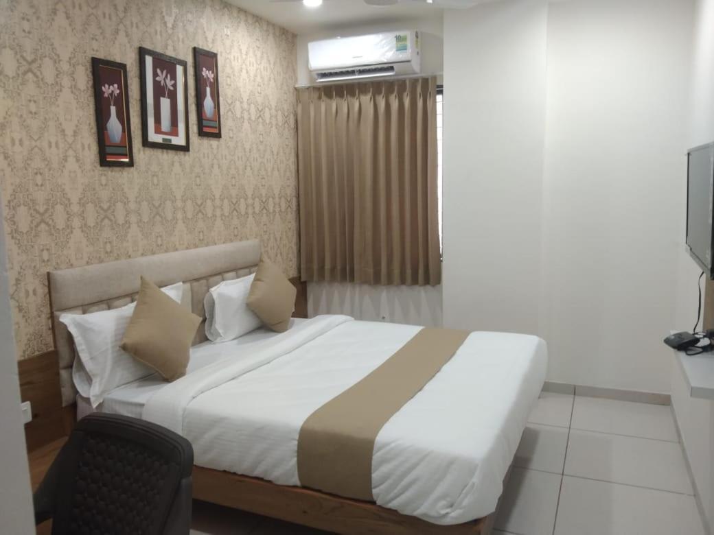 Hotel Md Residency Ānand Εξωτερικό φωτογραφία