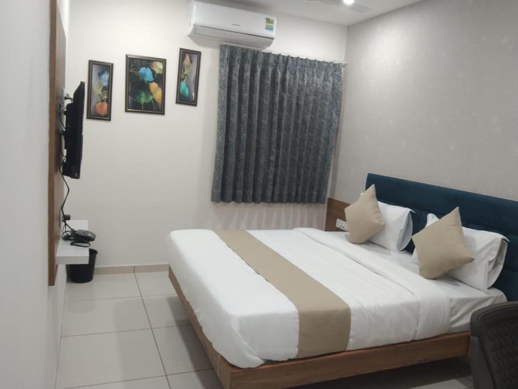 Hotel Md Residency Ānand Εξωτερικό φωτογραφία