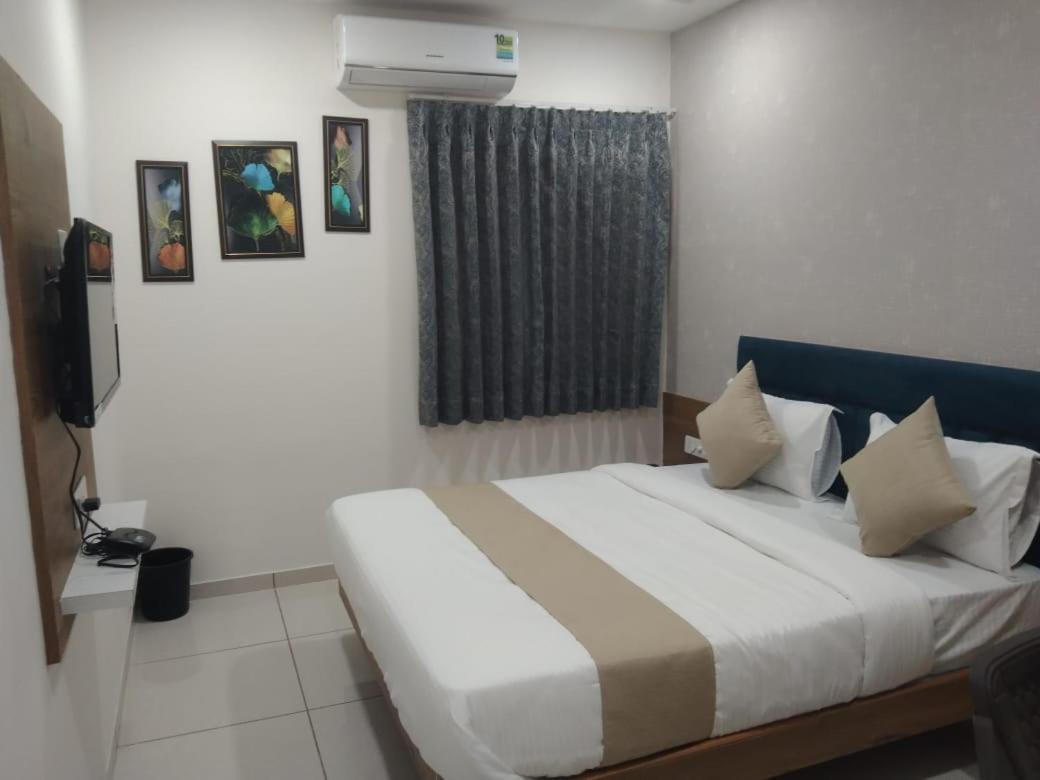 Hotel Md Residency Ānand Εξωτερικό φωτογραφία