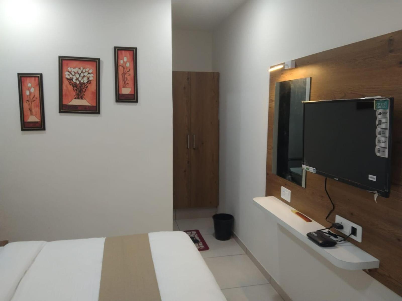 Hotel Md Residency Ānand Εξωτερικό φωτογραφία