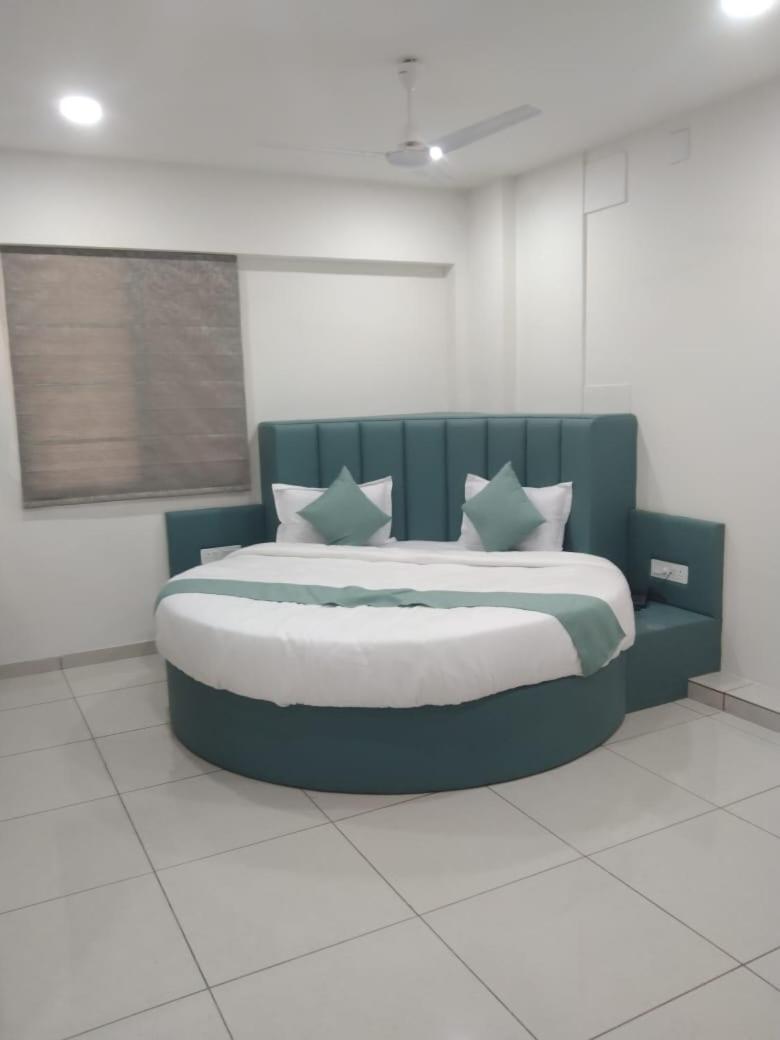 Hotel Md Residency Ānand Εξωτερικό φωτογραφία