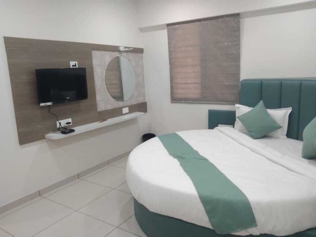 Hotel Md Residency Ānand Εξωτερικό φωτογραφία