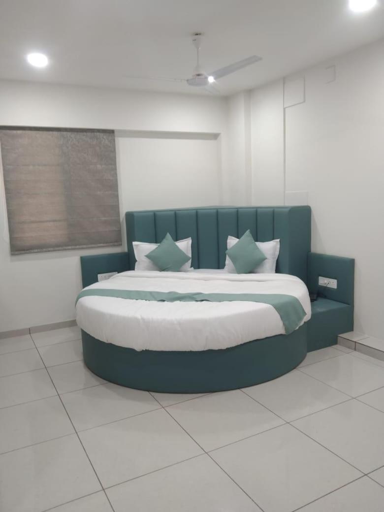 Hotel Md Residency Ānand Εξωτερικό φωτογραφία